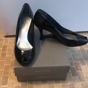 Ann Taylor patent wedge cutout heel